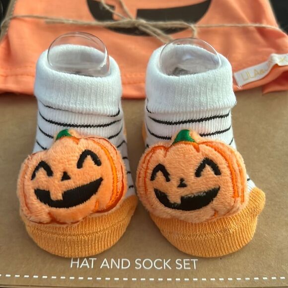 NWT LILA and JACK My first HALLOWEEN Hat & socks - Picture 4 of 5